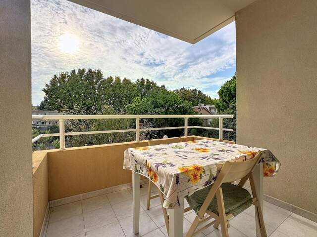 Studio + parking + Cave - À Vendre - Fréjus Plage — photo du bien
