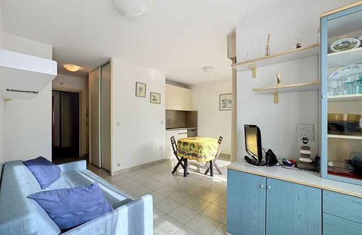 Studio + parking + Cave - À Vendre - Fréjus Plage — photo 3