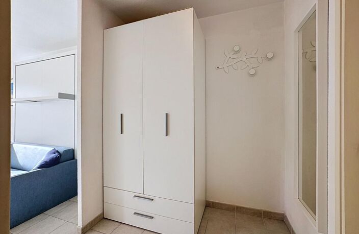 Studio + parking + Cave - À Vendre - Fréjus Plage — photo 4