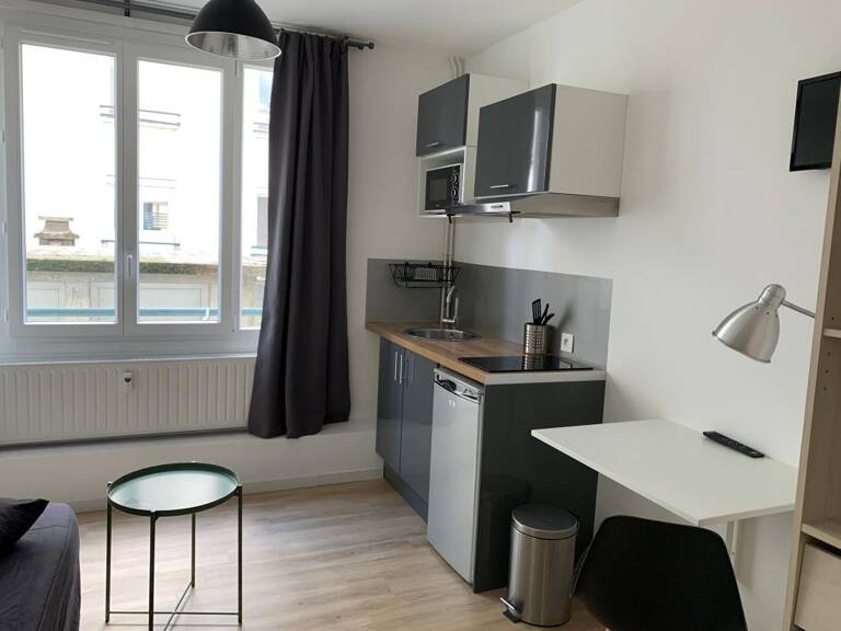 CENTRE VILLE - STUDIO MEUBLÉ — photo 1