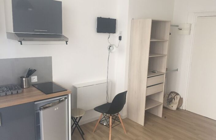 CENTRE VILLE - STUDIO MEUBLÉ — photo 3