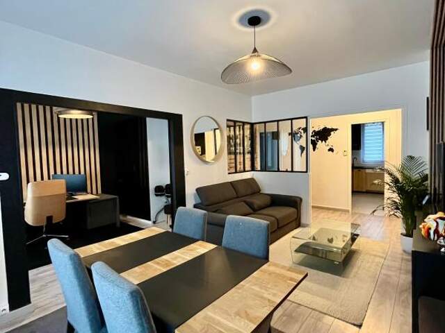 PALAIS DE JUSTICE - COUP DE CŒUR – Beau F2 Bis meublé avec cave et parking collectif — photo du bien