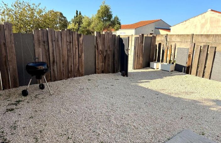 LOCATION MEUBLÉE - SAINT-OUEN-D’AUNIS – MAISON 85 M² – 3 CHAMBRES + BUREAU — photo 2