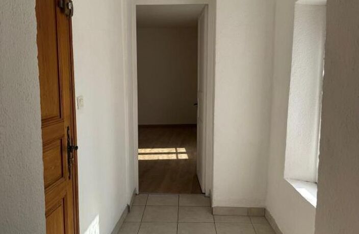 Appartement À Louer T2 SAINT-AMBROIX 3ème étage — photo 4