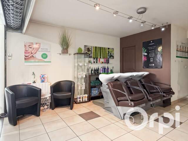 FONDS DE COMMERCE À VENDRE – SALON DE COIFFURE & INSTITUT DE BEAUTÉ Quartier Mellinet – Emplacement de choix – Clé en main — photo du bien