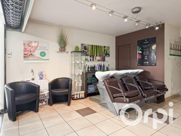 FONDS DE COMMERCE À VENDRE – SALON DE COIFFURE & INSTITUT DE BEAUTÉ Quartier Mellinet – Emplacement de choix – Clé en main — photo 1