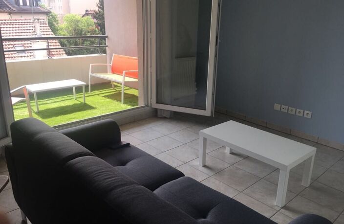 Appartement À Louer — photo 2