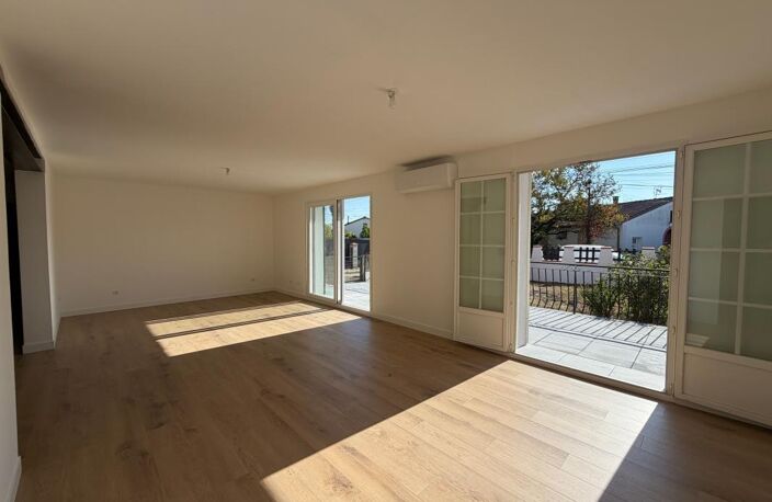 T4 entièrement rénové avec grande terrasse plein sud, garage et prestations soignées — photo 2