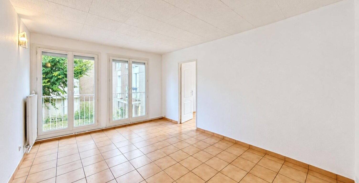 Appartement À Vendre T4 Parking et cave — photo 1