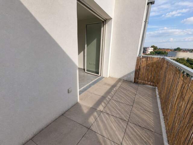 Dernier étage, belle terrasse — photo du bien