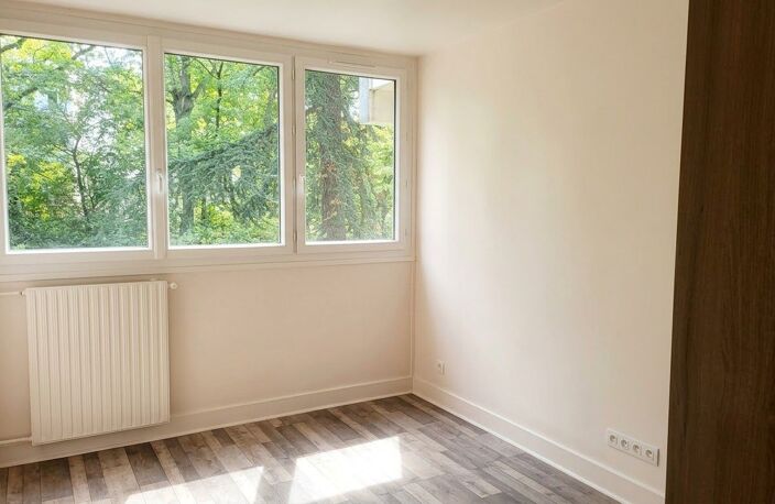Appartement F4 À Vendre proche commodités — photo 4
