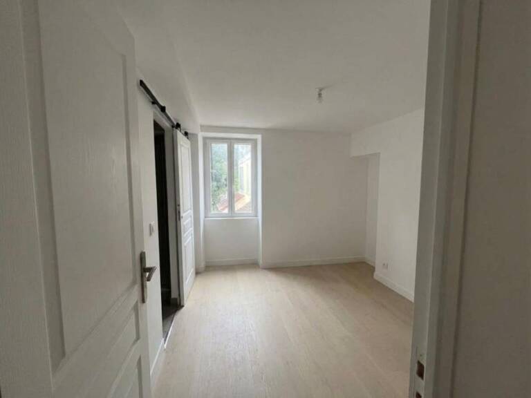 Appartement F3 À Louer — photo 1