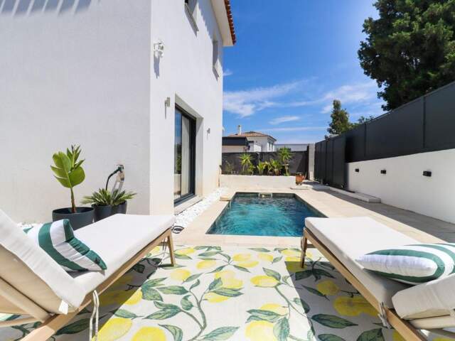 La Garde Maison neuve RT 20212 de type 5 de 145m2 avec 4 chambres et piscine — photo du bien