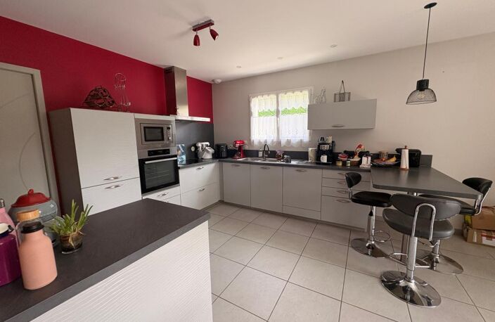 PISANY – MAISON DE PLAIN-PIED – 3 CHAMBRES – GARAGE – JARDIN PAYSAGÉ — photo 2