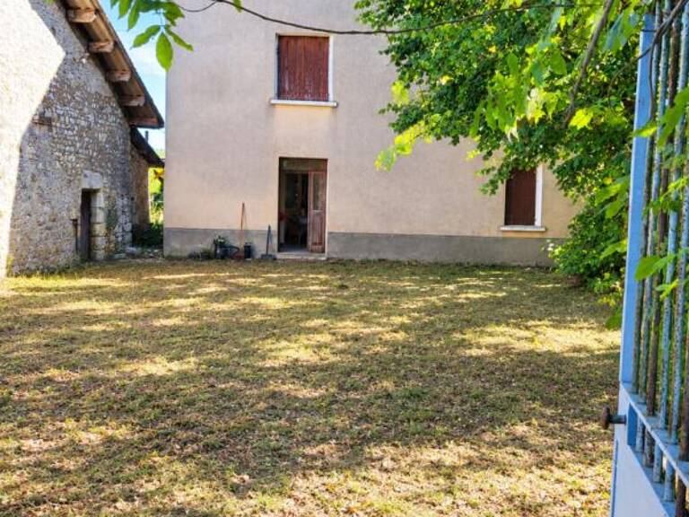 ANCIENNE FERME AVEC DEPENDANCES ET TERRAIN DE 1 HA 900 — photo 1