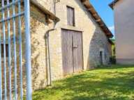 ANCIENNE FERME AVEC DEPENDANCES ET TERRAIN DE 1 HA 900 — photo 2
