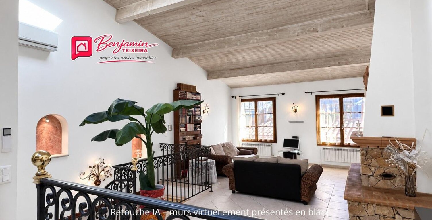 Maison Frejus 4 pièce(s) 110 m2 + double GARAGE - salon / cuisine, 3 chambres, 2 WC, salle d'eau — photo 1