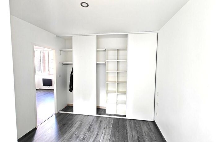 A LOUER Appartement  2 Pièces  51.4 m2 cuisine, WC, SDB indépendants centre ville Vizille — photo 5