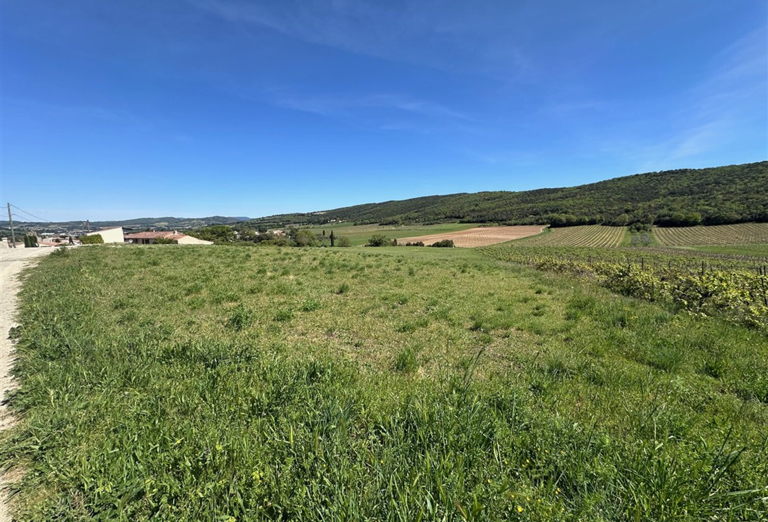 Terrain constructible 1000 m2 - 11300 La digne d'Aval — photo 1