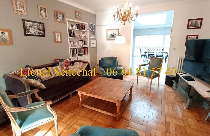 Exceptionnelle demeure de caractère - 247 m² habitables - 15 pièces - Au coeur des quartiers les plus recherchés du Mans : Parc de Tessé, Prémartine, Jardin des Plantes & Jacobins — photo 4