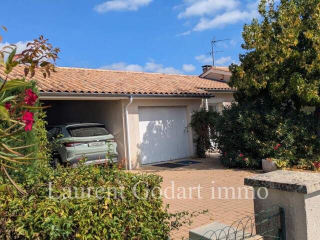 Maison 3 chambres, garage, jardin, abri voiture et puits — photo du bien