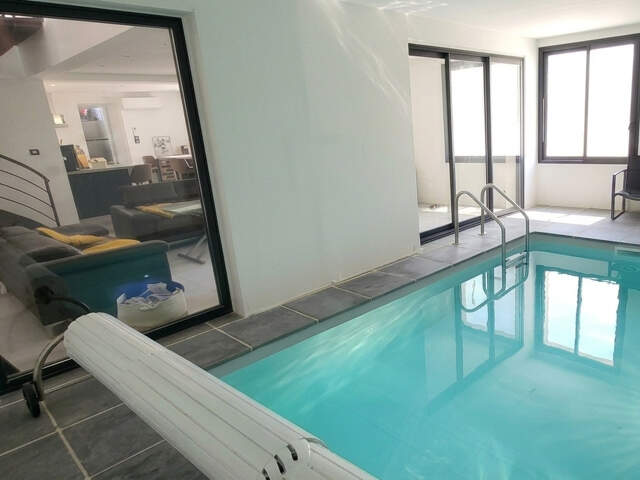 MAISON 7 PIECES PISCINE INTERIEURE . St. ANDRE DE ROQUELONGUE — photo du bien
