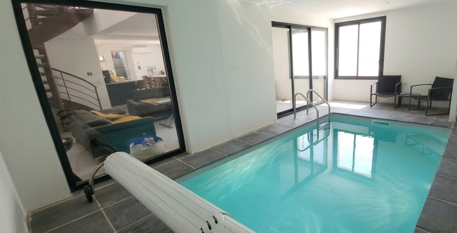 MAISON 7 PIECES PISCINE INTERIEURE . St. ANDRE DE ROQUELONGUE — photo 1
