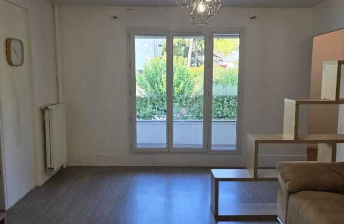DRAGUIGNAN - Appartement T4 avec 3 chambres - ascenseur et balcons/terrasses — photo 2