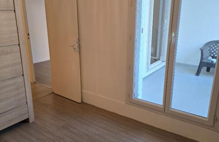 DRAGUIGNAN - Appartement T4 avec 3 chambres - ascenseur et balcons/terrasses — photo 3