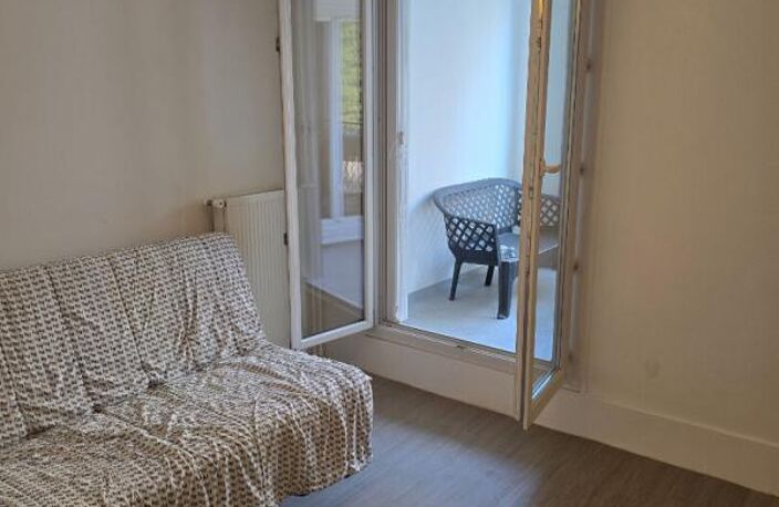 DRAGUIGNAN - Appartement T4 avec 3 chambres - ascenseur et balcons/terrasses — photo 4