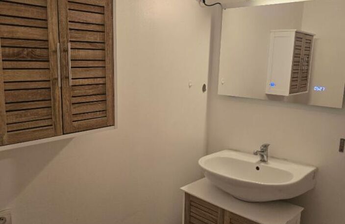 DRAGUIGNAN - Appartement T4 avec 3 chambres - ascenseur et balcons/terrasses — photo 5