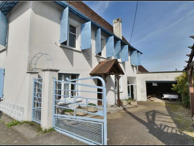 LAGOR - MAISON BEARNAISE AVEC DEPENDANCE - 132 M² HABITABLE — photo du bien