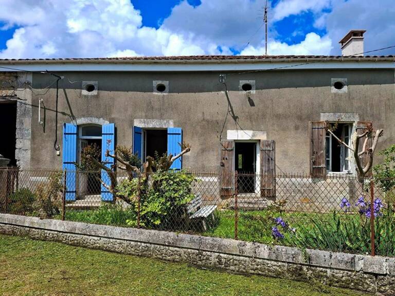 Maison de campagne à rénover - 120 m², 3 chambres, 1,8 ha de terrain avec chai à Saint-Palais-de-Négrignac — photo 1
