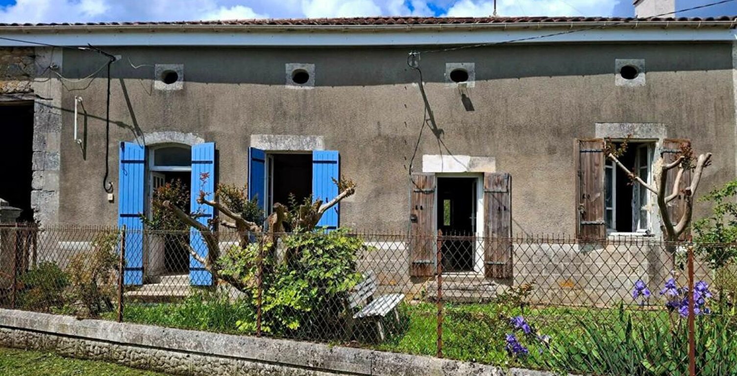 Maison de campagne à rénover - 120 m², 3 chambres, 1,8 ha de terrain avec chai à Saint-Palais-de-Négrignac — photo 1