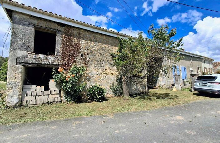 Maison de campagne à rénover - 120 m², 3 chambres, 1,8 ha de terrain avec chai à Saint-Palais-de-Négrignac — photo 2