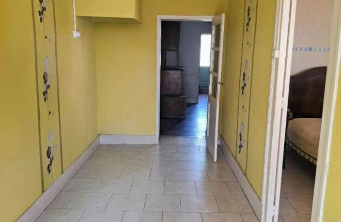 Maison de campagne à rénover - 120 m², 3 chambres, 1,8 ha de terrain avec chai à Saint-Palais-de-Négrignac — photo 3