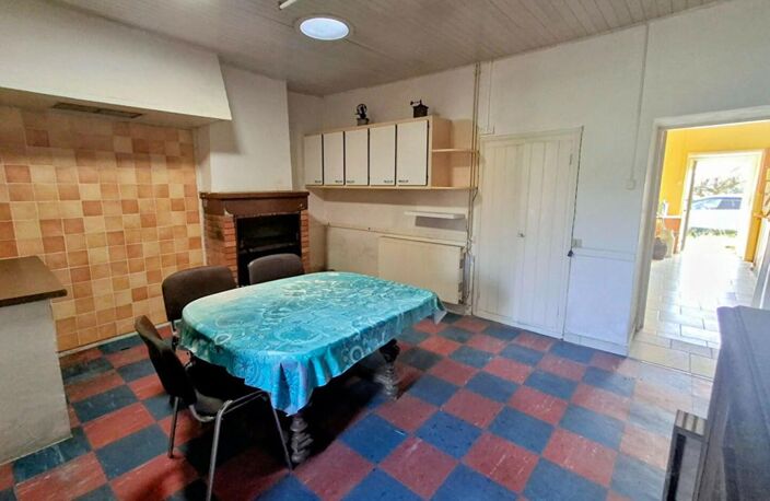 Maison de campagne à rénover - 120 m², 3 chambres, 1,8 ha de terrain avec chai à Saint-Palais-de-Négrignac — photo 5