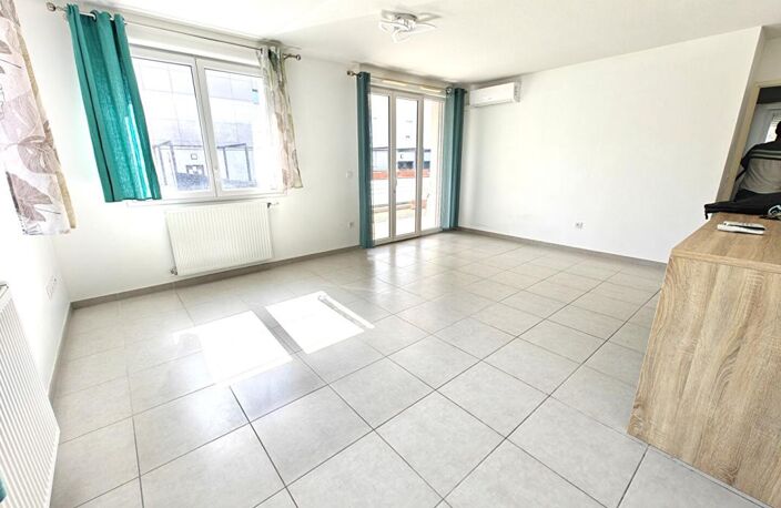 ÉCHIROLLES  T3 RÉCENT 66,90 M²  TERRASSE ?PARKING  DPE B  QUARTIER NAVIS — photo 2