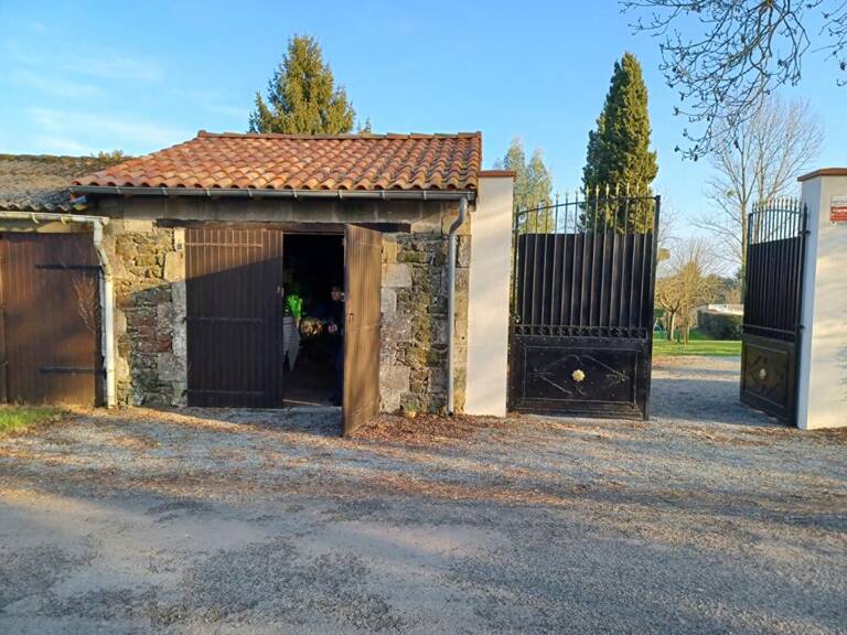Maison de famille de caractère,  restaurée, jardin et piscine — photo 1