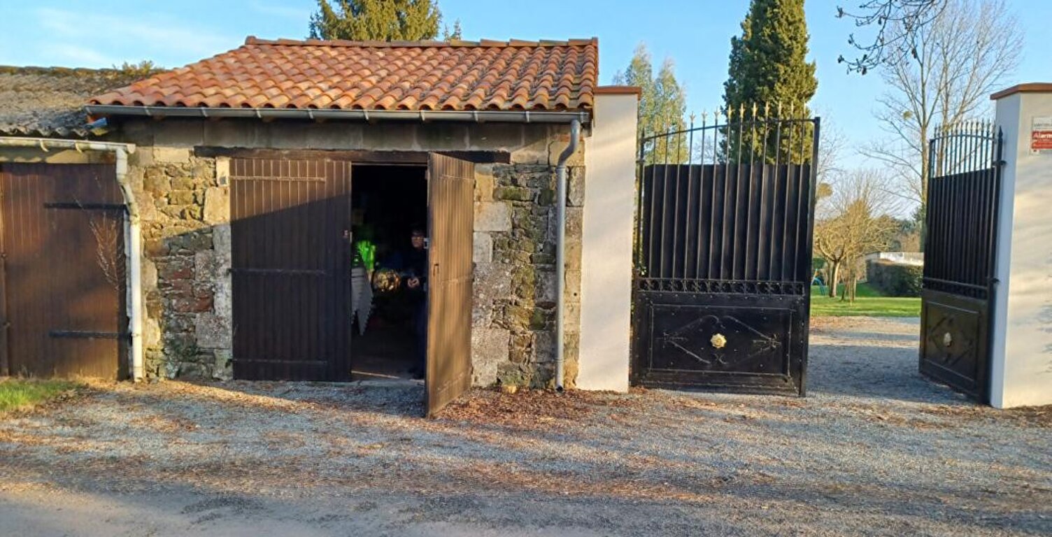 Maison de famille de caractère,  restaurée, jardin et piscine — photo 1