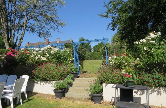 Maison de famille de caractère,  restaurée, jardin et piscine — photo 3