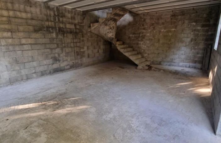 Villa a finir sur plus de 9 hectares!! — photo 5