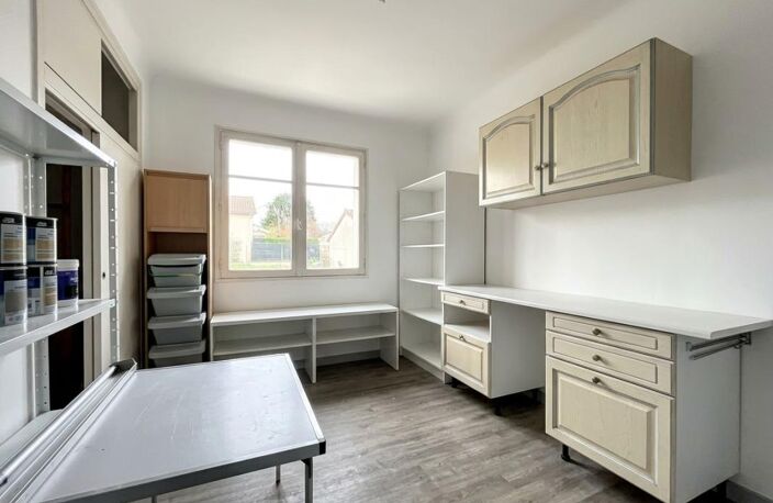 Appartement T3  à rénover de 64 m² au 1 er étage sans ascenseur d'une petite copropriété — photo 3