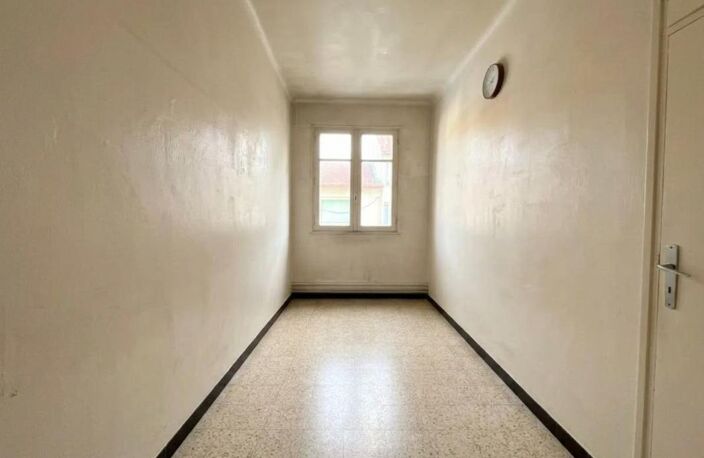 Appartement T3  à rénover de 64 m² au 1 er étage sans ascenseur d'une petite copropriété — photo 5