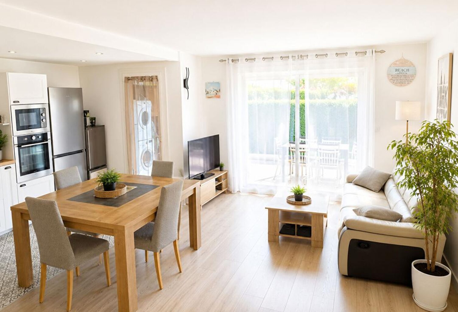Maison  5 pièce(s) 90 m2 - 3 chambres - jardin et panneaux solaires — photo 1
