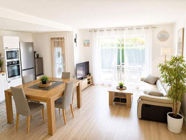 Maison  5 pièce(s) 90 m2 - 3 chambres - jardin et panneaux solaires — photo du bien