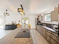 Maison avec appartement indépendant, piscine et jardin à Mollégès — photo 2