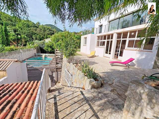 Villa rénovée avec piscine et espaces complémentaire à Carqueiranne — photo du bien