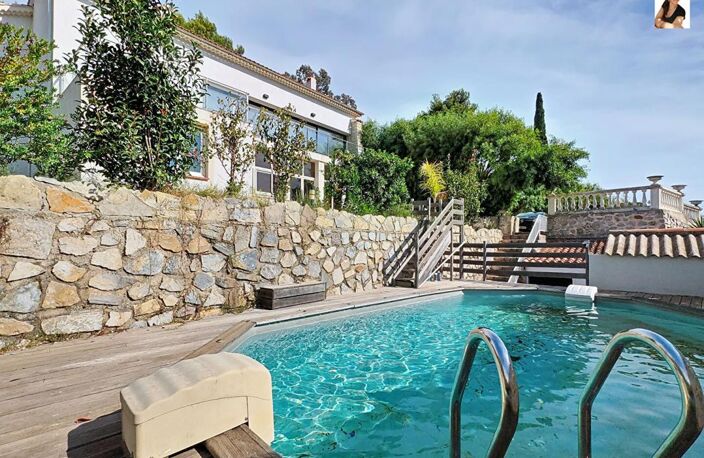 Villa rénovée avec piscine et espaces complémentaire à Carqueiranne — photo 2