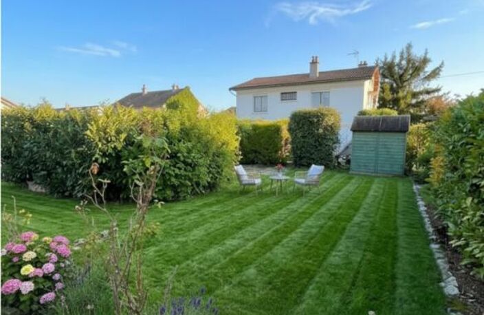 Maison avec jardin, garage et terrain constructible — photo 5